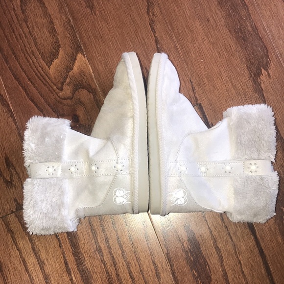 Disney’s Frozen silver kid winter boots in size 12 - Picture 3 of 6